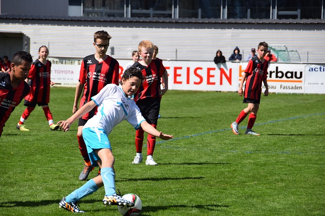 更加引人注 更加引人注